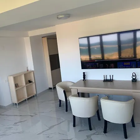 Elena Apartment Constanta